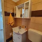 Aqua B *
